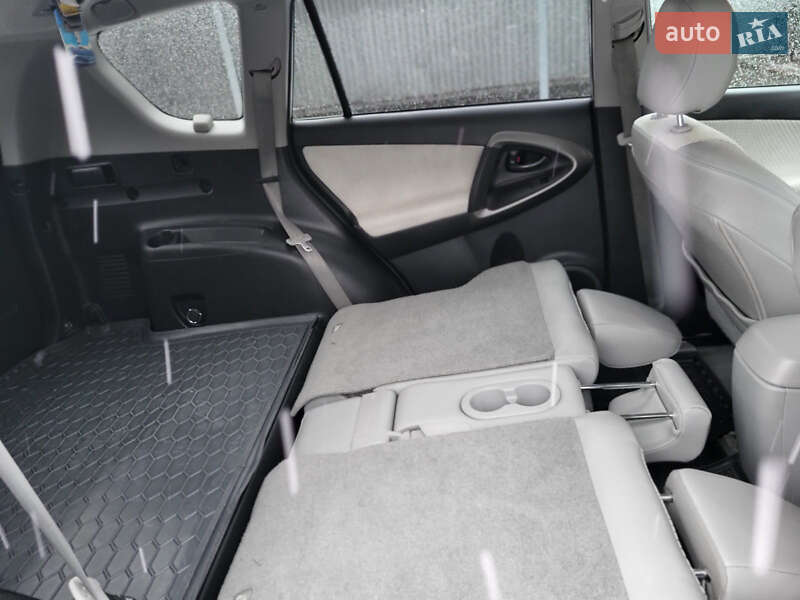 Позашляховик / Кросовер Toyota RAV4 EV 2014 в Черкасах фото 65 Позашляховик / Кросовер Toyota RAV4 EV 2014 в Черкасах