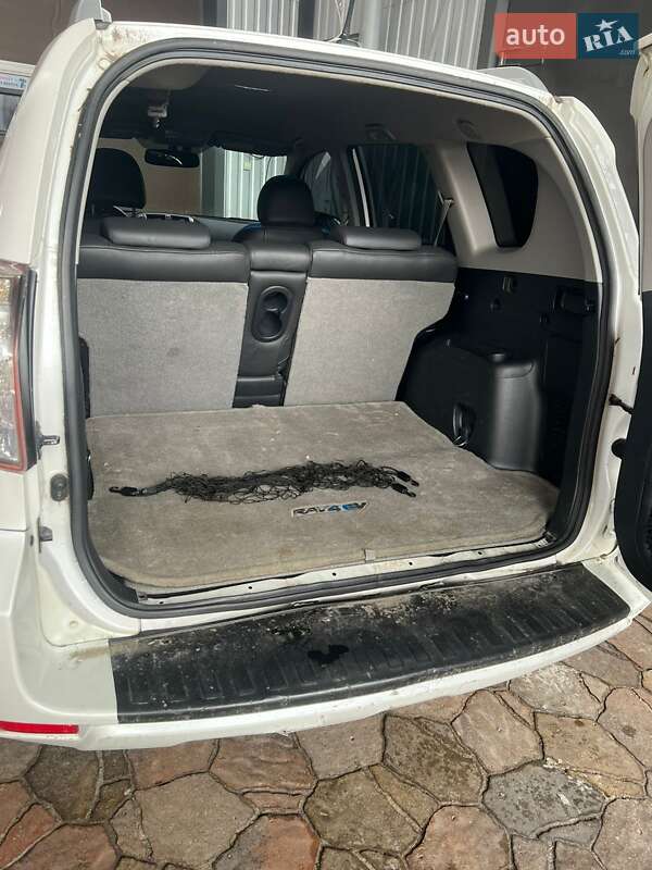 Внедорожник / Кроссовер Toyota RAV4 EV 2013 в Белой Церкви