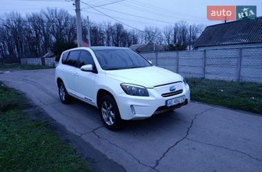 Позашляховик / Кросовер Toyota RAV4 EV 2014 в Кривому Розі