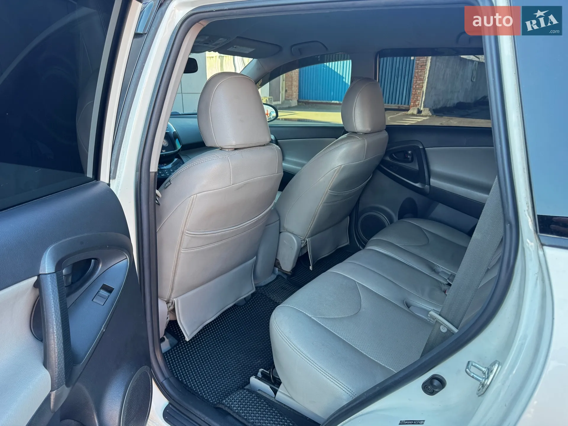 2014 Toyota RAV 4 - мініатюра 12