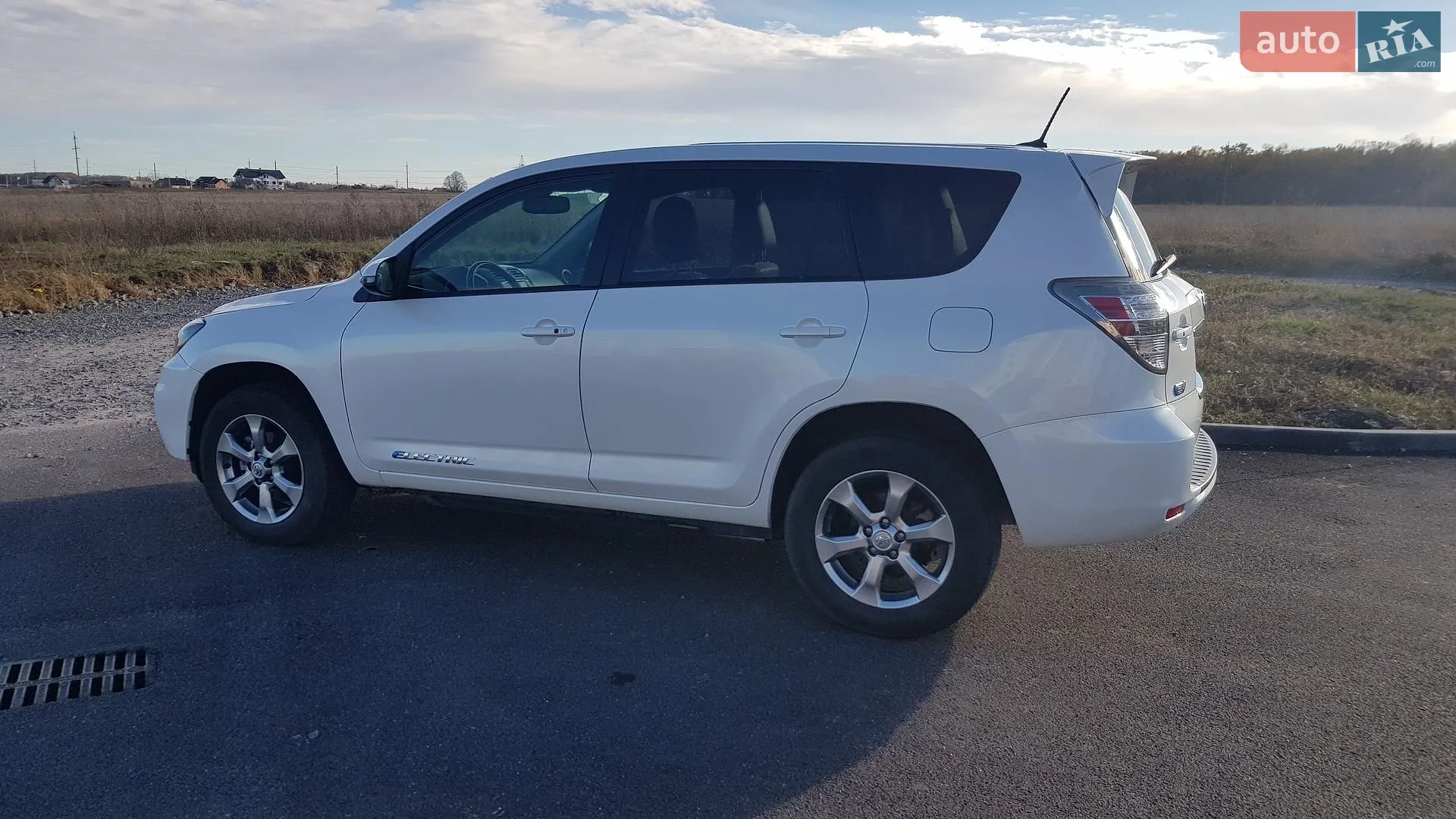 2014 Toyota RAV 4 - мініатюра 2