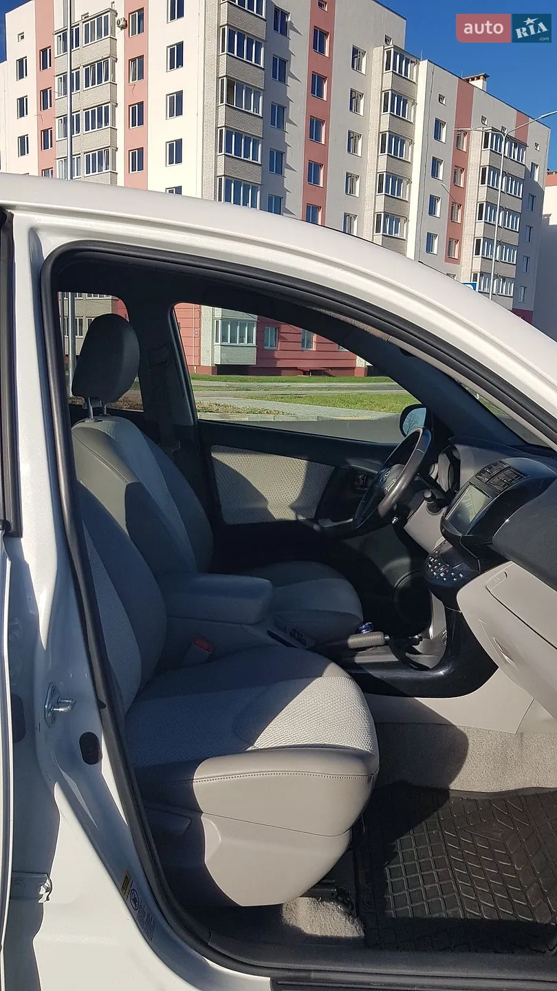 2014 Toyota RAV 4 - мініатюра 17