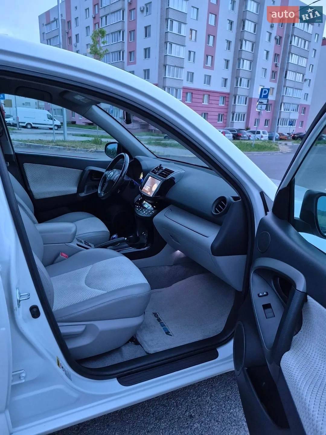 2014 Toyota RAV 4 - мініатюра 27