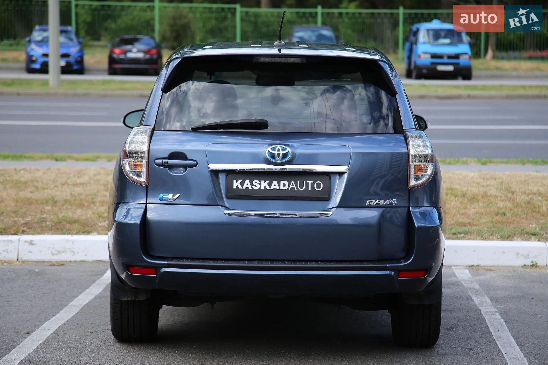 2013 Toyota RAV 4 - мініатюра 5