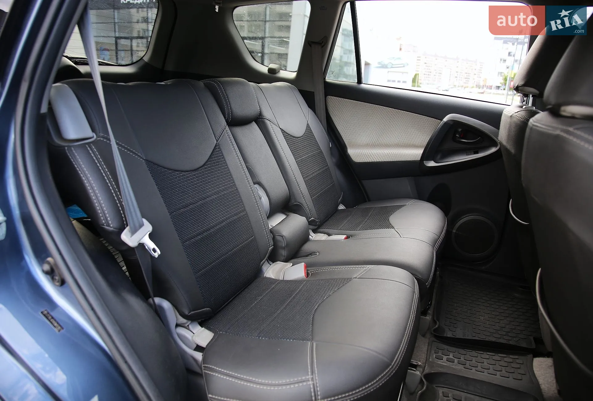 2013 Toyota RAV 4 - мініатюра 9