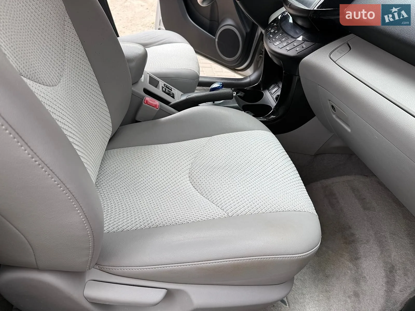 2014 Toyota RAV 4 - мініатюра 11
