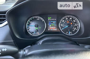 Позашляховик / Кросовер Toyota RAV4 PHEV 2021 в Дніпрі