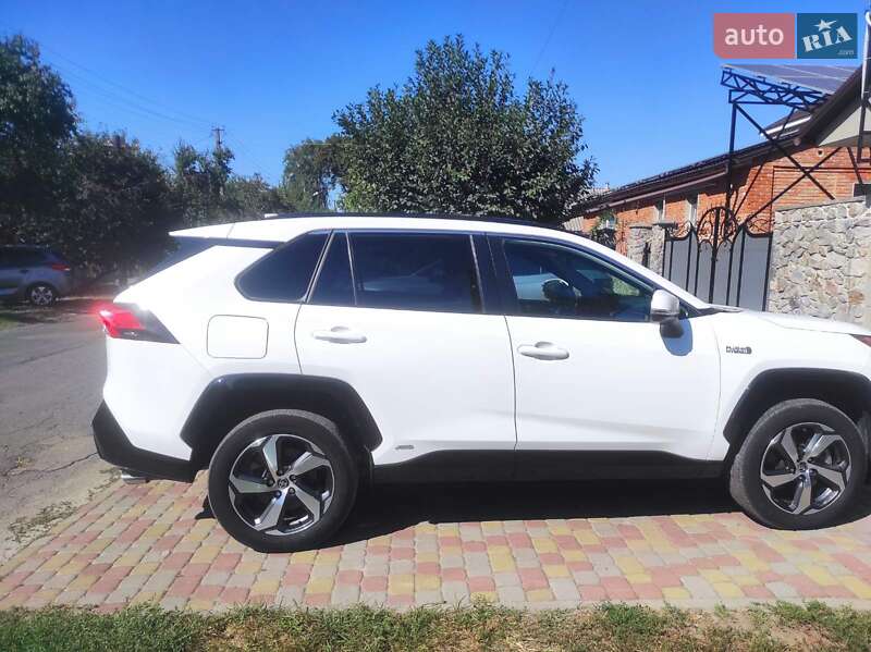 Позашляховик / Кросовер Toyota RAV4 PHEV 2021 в Лубнах