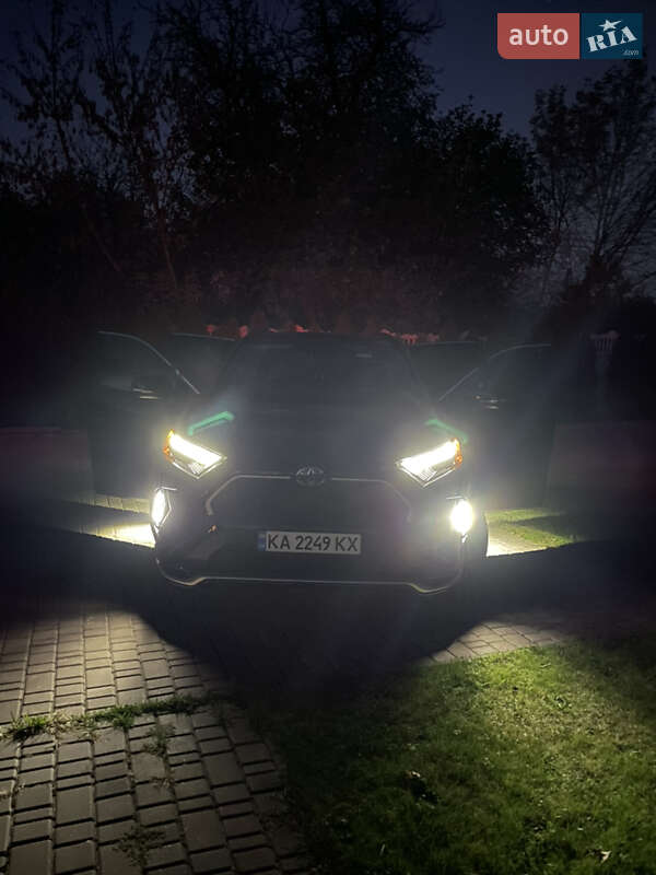 Внедорожник / Кроссовер Toyota RAV4 PHEV 2022 в Киеве
