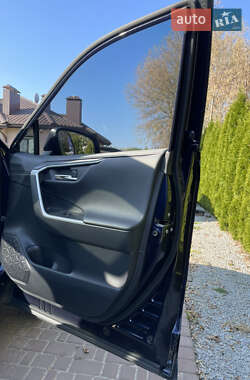 Внедорожник / Кроссовер Toyota RAV4 PHEV 2022 в 
