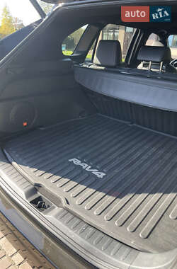 Внедорожник / Кроссовер Toyota RAV4 PHEV 2022 в 