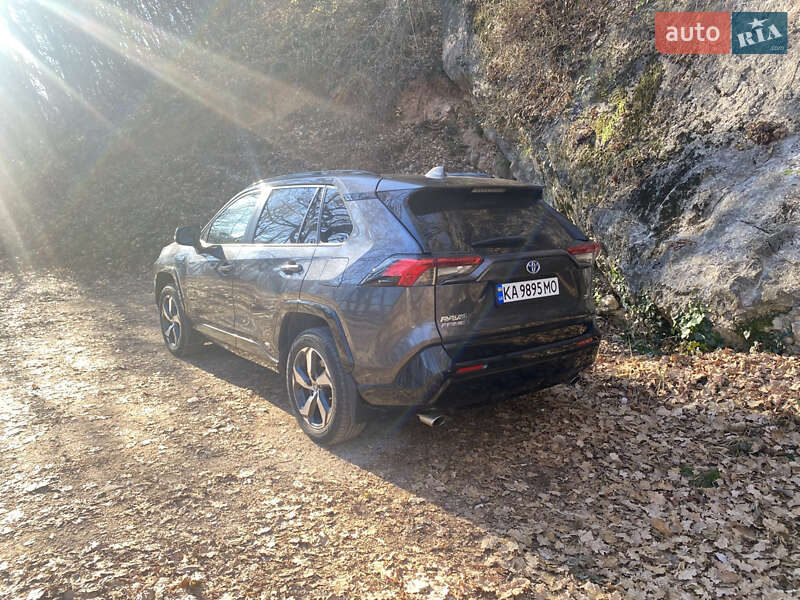 Внедорожник / Кроссовер Toyota RAV4 PHEV 2021 в Киеве