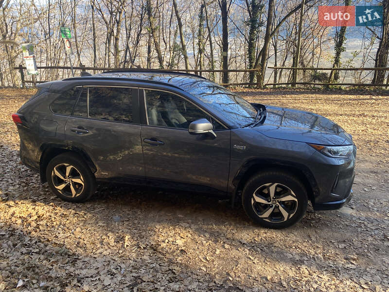 Внедорожник / Кроссовер Toyota RAV4 PHEV 2021 в Киеве