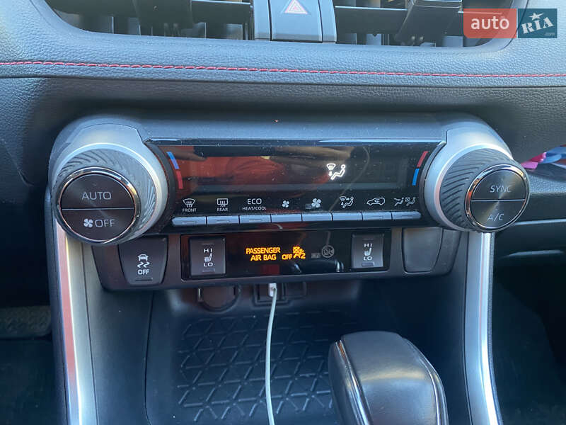 Внедорожник / Кроссовер Toyota RAV4 PHEV 2021 в Киеве