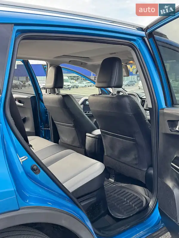 Toyota RAV4 PHEV 2017