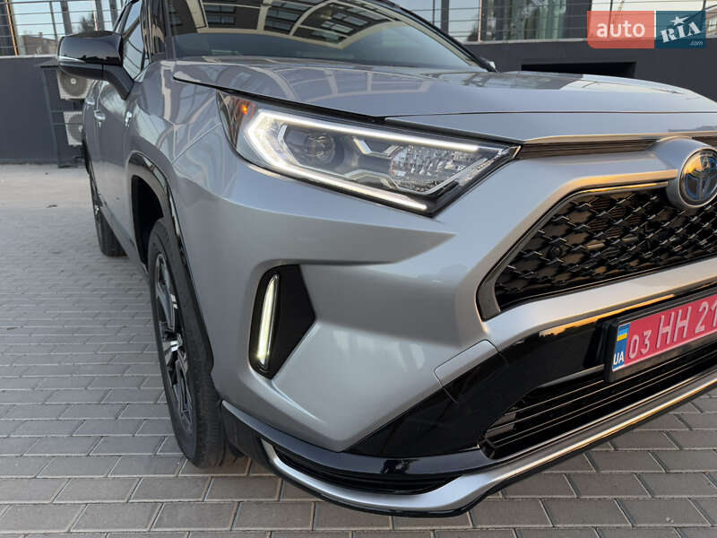 Внедорожник / Кроссовер Toyota RAV4 PHEV 2020 в Ровно