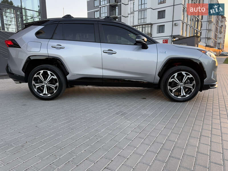 Внедорожник / Кроссовер Toyota RAV4 PHEV 2020 в Ровно