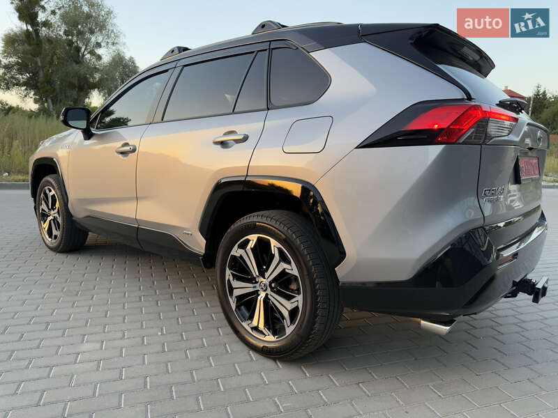 Внедорожник / Кроссовер Toyota RAV4 PHEV 2020 в Ровно