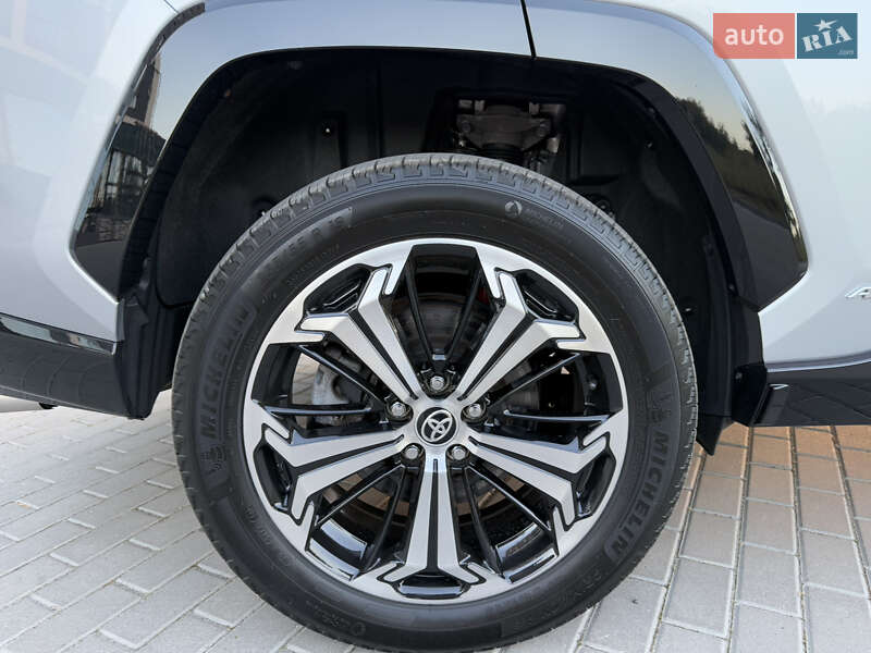 Внедорожник / Кроссовер Toyota RAV4 PHEV 2020 в Ровно