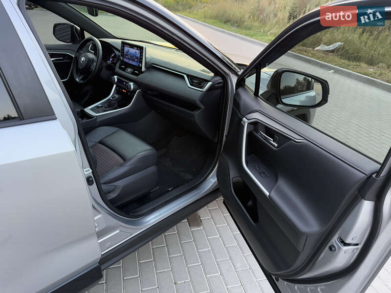 Внедорожник / Кроссовер Toyota RAV4 PHEV 2020 в Ровно