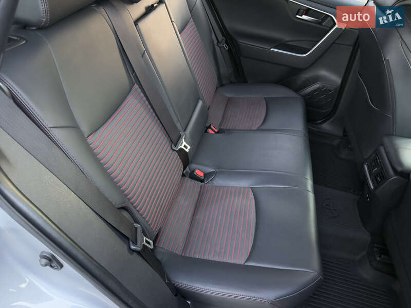 Внедорожник / Кроссовер Toyota RAV4 PHEV 2020 в Ровно