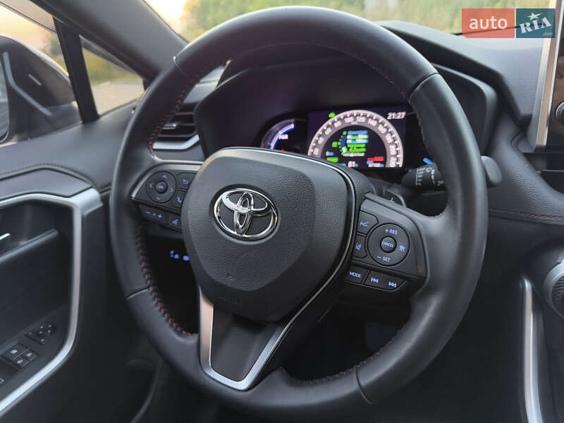 Внедорожник / Кроссовер Toyota RAV4 PHEV 2020 в Ровно