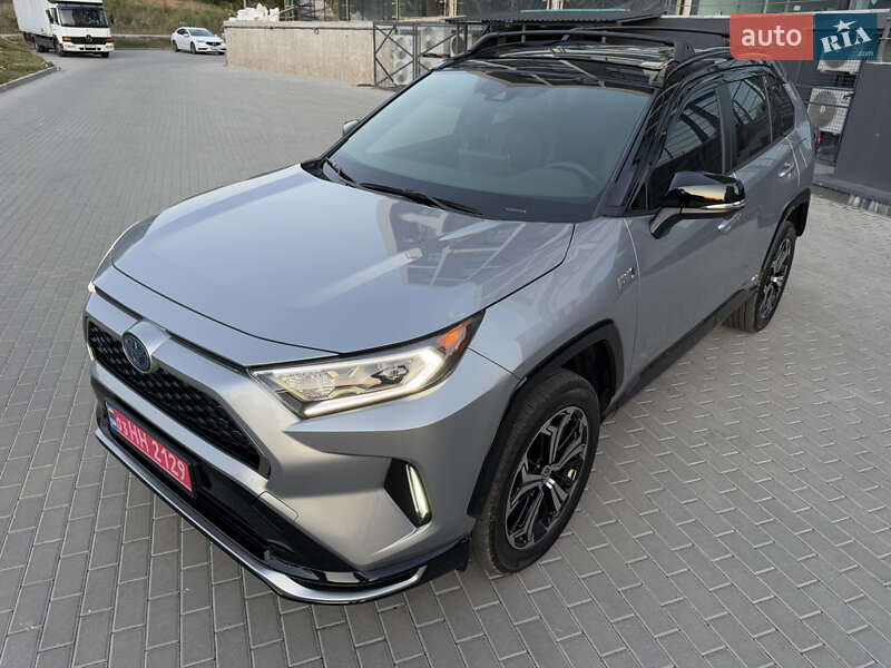 Внедорожник / Кроссовер Toyota RAV4 PHEV 2020 в Ровно