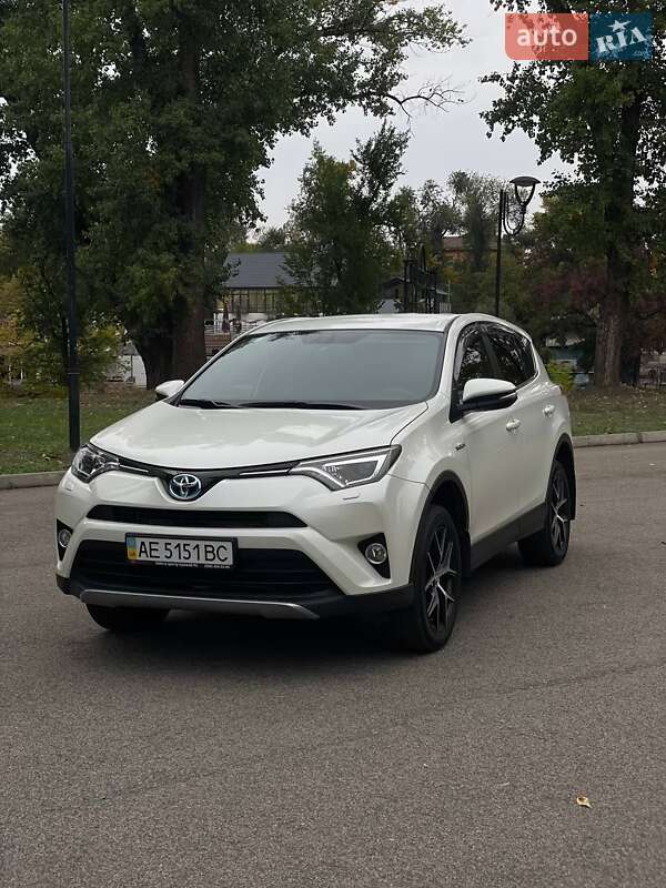 Позашляховик / Кросовер Toyota RAV4 PHEV 2016 в Києві фото 9 Позашляховик / Кросовер Toyota RAV4 PHEV 2016 в Києві