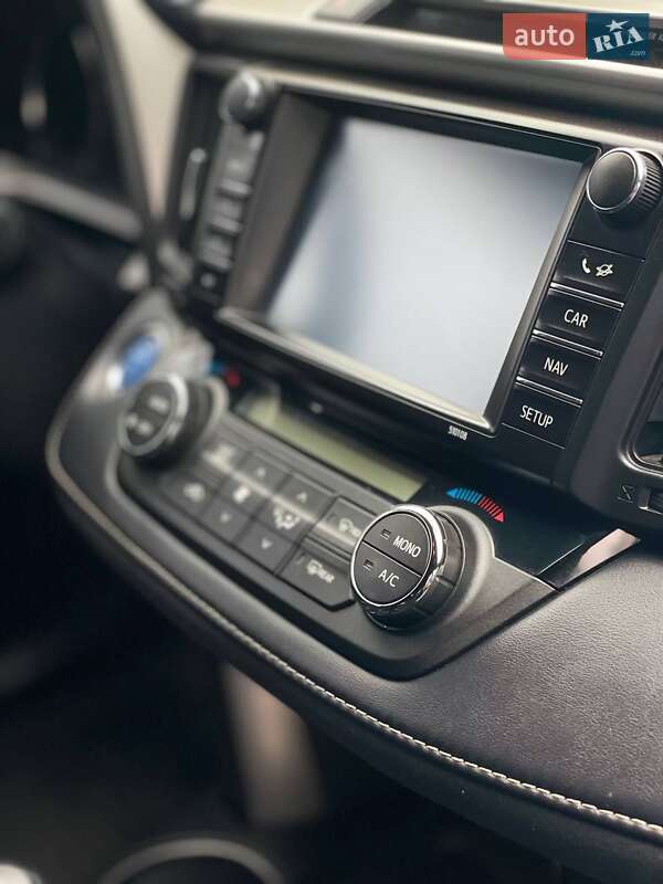 Позашляховик / Кросовер Toyota RAV4 PHEV 2016 в Києві фото 14 Позашляховик / Кросовер Toyota RAV4 PHEV 2016 в Києві