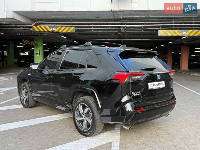 Позашляховик / Кросовер Toyota RAV4 PHEV 2021 в Києві