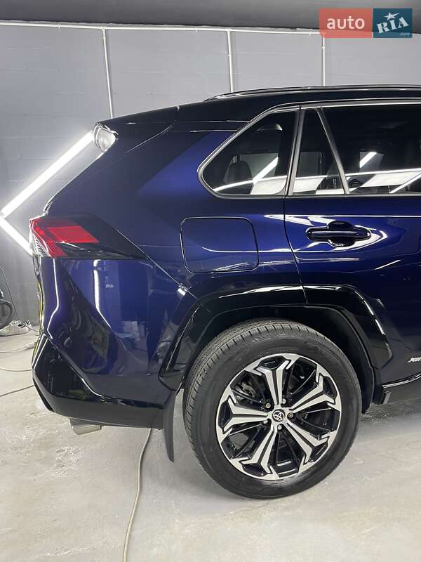 Позашляховик / Кросовер Toyota RAV4 PHEV 2022 в Києві