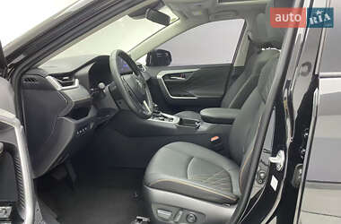 Внедорожник / Кроссовер Toyota RAV4 PHEV 2024 в 