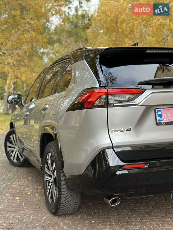 Позашляховик / Кросовер Toyota RAV4 PHEV 2023 в Києві фото 19 Позашляховик / Кросовер Toyota RAV4 PHEV 2023 в Києві
