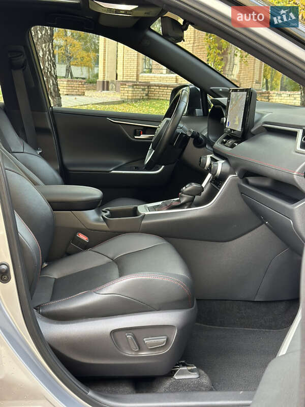 Позашляховик / Кросовер Toyota RAV4 PHEV 2023 в Києві фото 48 Позашляховик / Кросовер Toyota RAV4 PHEV 2023 в Києві