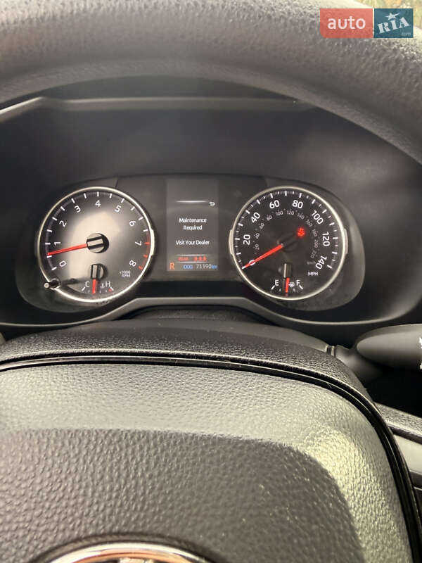 Внедорожник / Кроссовер Toyota RAV4 PHEV 2022 в Днепре фото 13 Внедорожник / Кроссовер Toyota RAV4 PHEV 2022 в Днепре