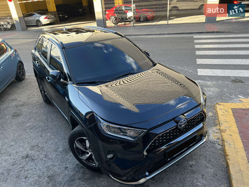 Позашляховик / Кросовер Toyota RAV4 PHEV 2021 в Кривому Розі