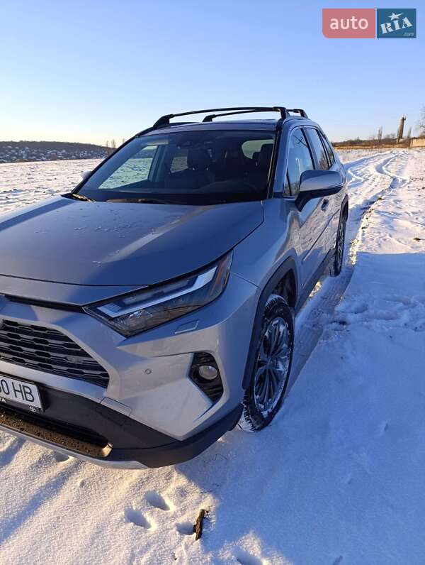 Внедорожник / Кроссовер Toyota RAV4 PHEV 2024 в Тернополе