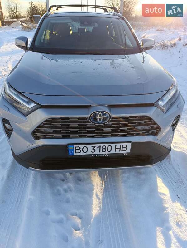 Внедорожник / Кроссовер Toyota RAV4 PHEV 2024 в Тернополе