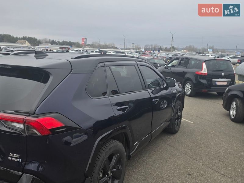 Внедорожник / Кроссовер Toyota RAV4 PHEV 2021 в Киеве