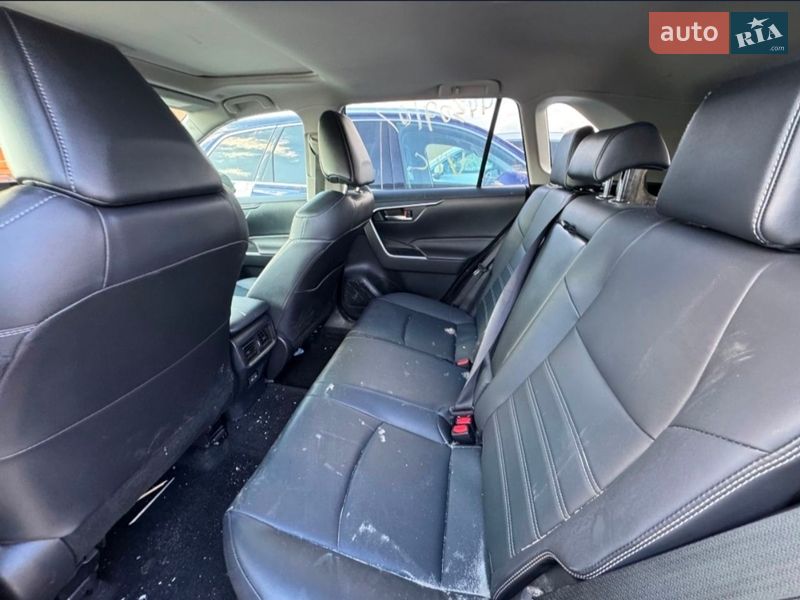 Внедорожник / Кроссовер Toyota RAV4 PHEV 2023 в Ивано-Франковске фото 6 Внедорожник / Кроссовер Toyota RAV4 PHEV 2023 в Ивано-Франковске