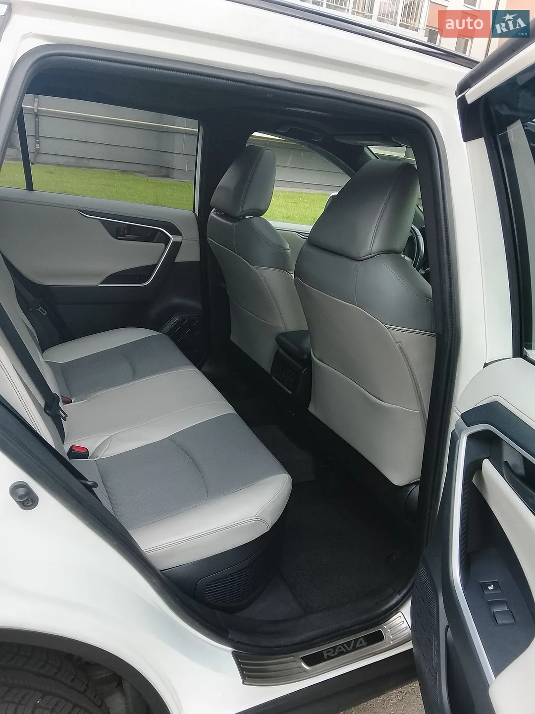 2021 Toyota RAV 4 - мініатюра 13