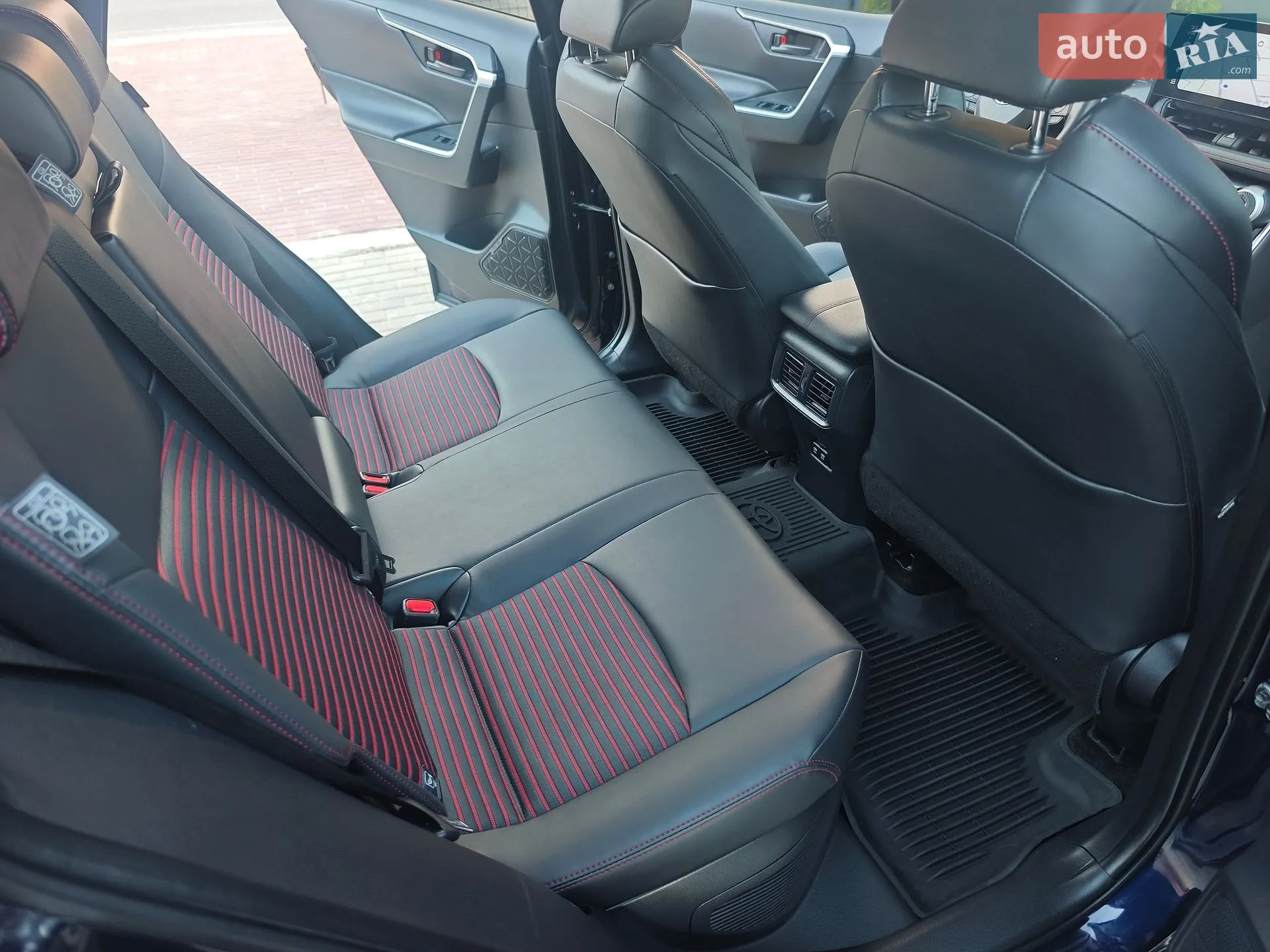 2021 Toyota RAV 4 - мініатюра 26