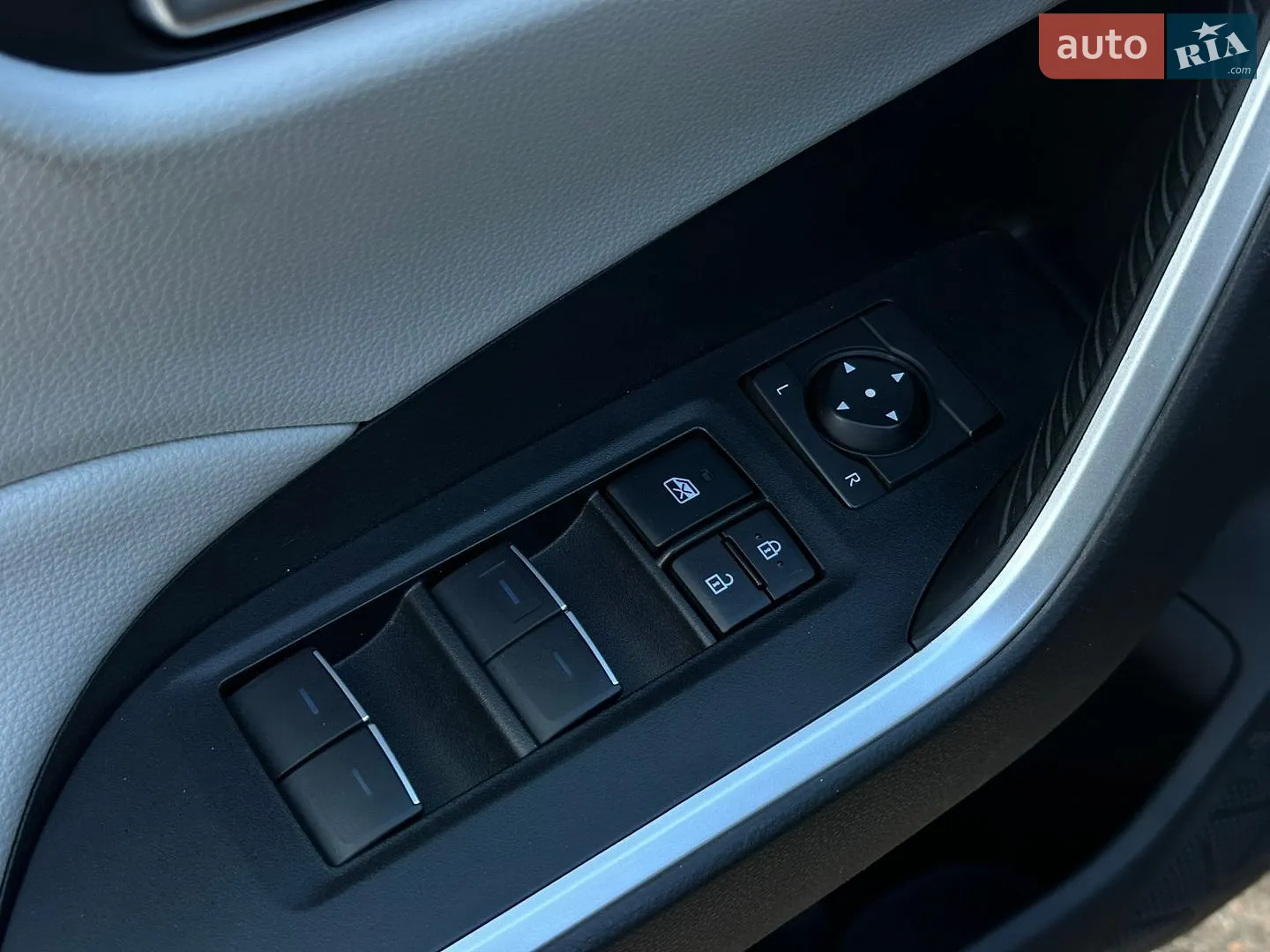 2022 Toyota RAV 4 - мініатюра 27