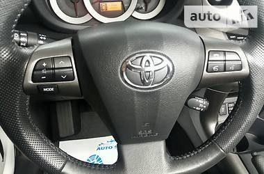 Позашляховик / Кросовер Toyota RAV4 2011 в Луцьку