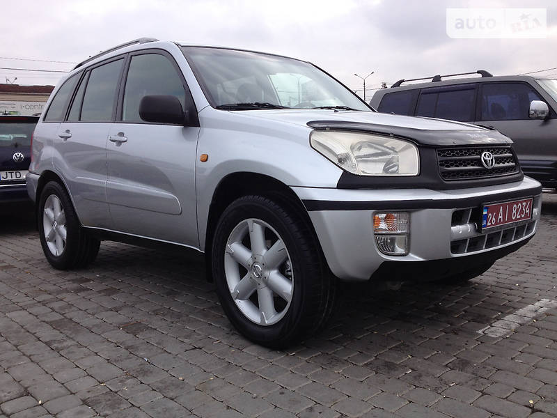 Внедорожник / Кроссовер Toyota RAV4 2003 в Черновцах