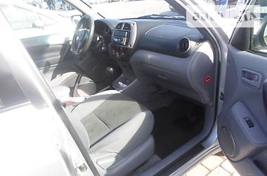 Внедорожник / Кроссовер Toyota RAV4 2003 в Черновцах