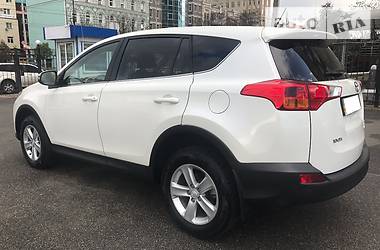 Внедорожник / Кроссовер Toyota RAV4 2015 в Киеве