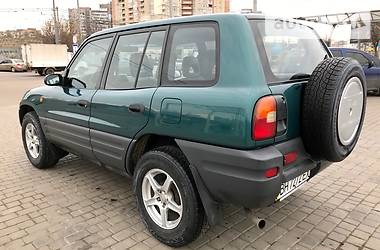 Позашляховик / Кросовер Toyota RAV4 1998 в Одесі