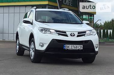 Внедорожник / Кроссовер Toyota RAV4 2015 в Ровно