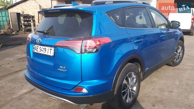 Позашляховик / Кросовер Toyota RAV4 2016 в Кривому Розі